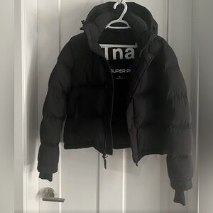 ARITZIA TNA Black Super Puff shorty Jacket